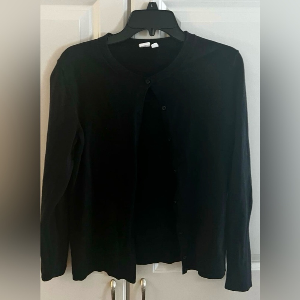 Cardigan Women’s size large black button up Gap cardigan sweater lightweight